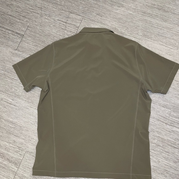 KUHL Men’s Renegade short sleeve size Medium - Picture 3 of 4